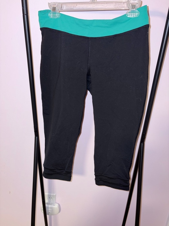 EUC Size Large Lucy Black Capri Leggings with Teal Waistband - Picture 2 of 9